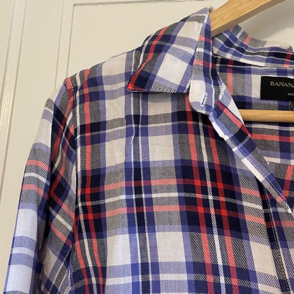 Banana Republic Factory Boyfriend Fit Button Down top - Picture 3 of 7